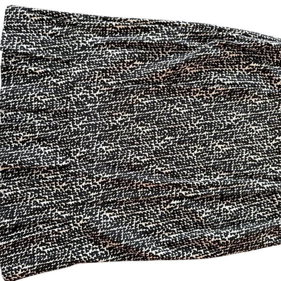 Ann Taylor Pencil Skirt (2) - Picture 2 of 8